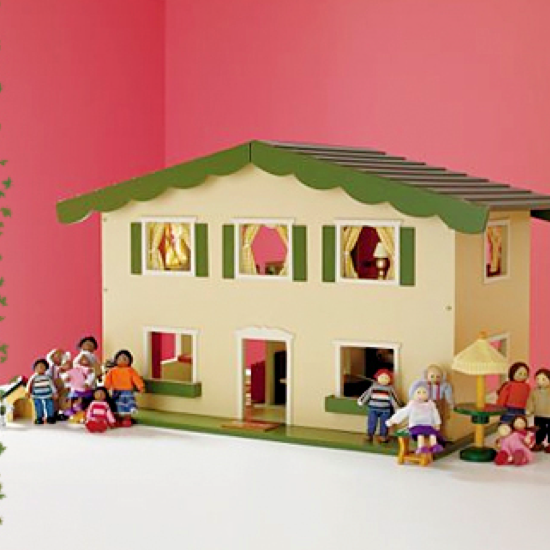 bossy_dollhouse.png
