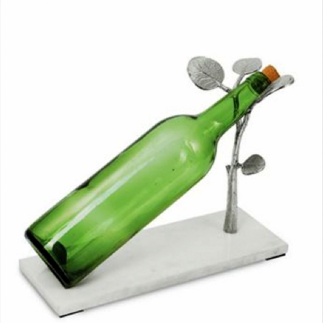 bossy_wine_holder.png
