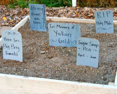 Halloween Craft: A Ghostly Garden Graveyard