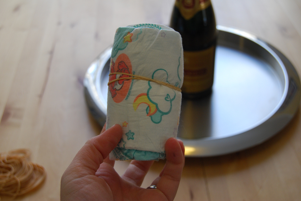 how to make diaper cakes