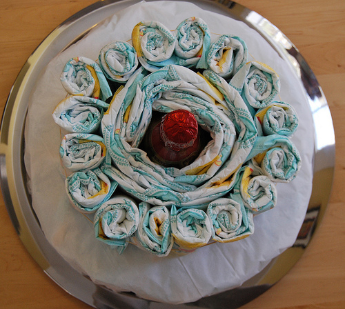 how to make diaper cakes