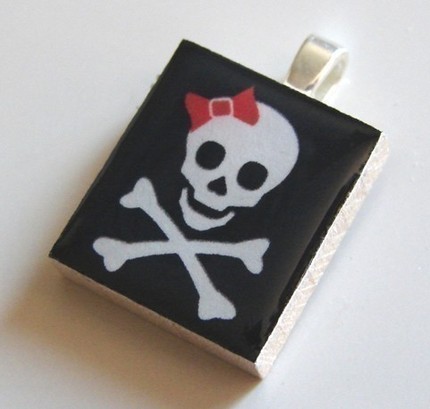 pirate%20girl%20pendant.jpg