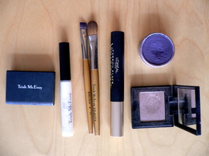 Get This Actual Real-World Look: Super Simple Daytime Eyes